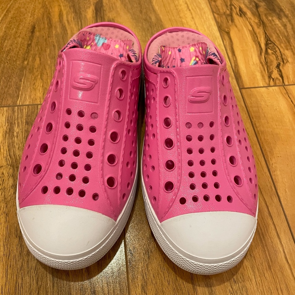 Skechers water shoes